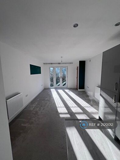 1 Bedroom Flat To Rent In Carter Court, Hook, RG27