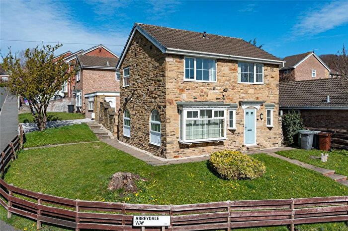 4 Bedroom Detached House For Sale In Abbeydale Way, Kirkstall, Leeds, LS5