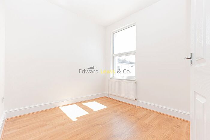 4 Bedroom Flat To Rent In Cann Hall Road, Leytonstone, E11