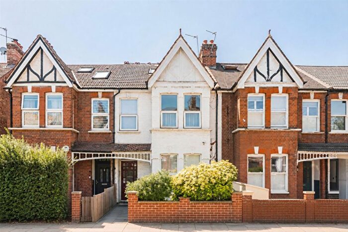 2 Bedroom Flat For Sale In Windmill Road, Ealing, W5
