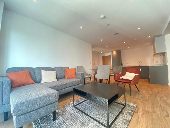2 Bedroom Apartment To Rent In Phoenix, Saxton Lane, Leeds, LS9