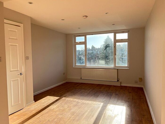 2 Bedroom Flat To Rent In Meyrick Court, Luton, LU1