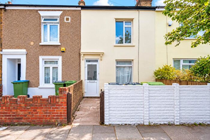 3 Bedroom Terraced House To Rent In Frederick Place London, SE18