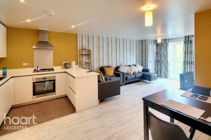 2 Bedroom Apartment For Sale In Pavilion Close, Leicester, LE2