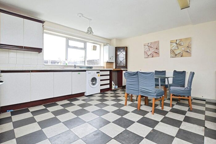 4 Bedroom Terraced House To Rent In Leywick Street, London, E15