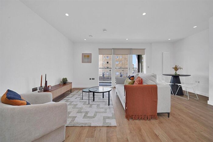 2 Bedroom Apartment For Sale In Mettalica Court, E14