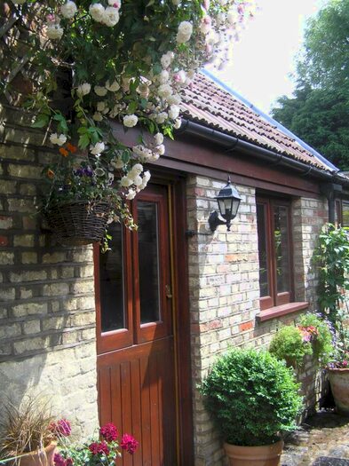 1 Bedroom Flat To Rent In Hoppers Road, N21