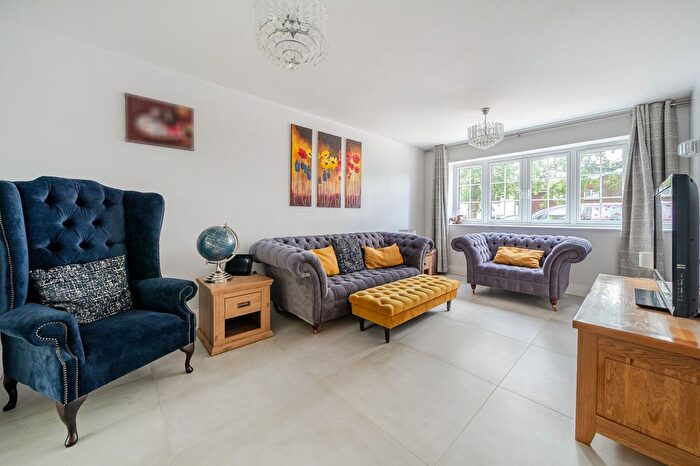 4 Bedroom Detached House For Sale In One Pin Lane, Farnham Common, SL2