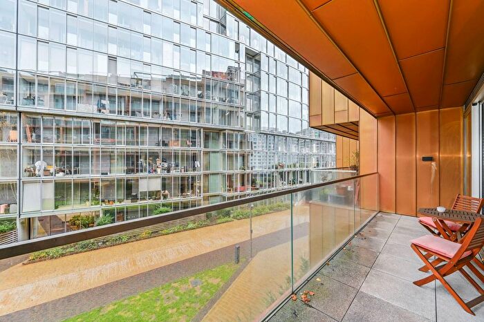 2 Bedroom Flat To Rent In Aurora Gardens, Battersea Power Station, London, SW11