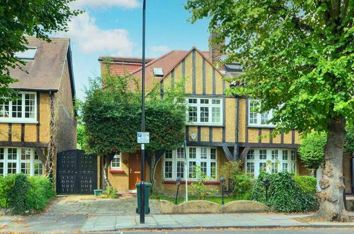 5 Bedroom House To Rent In Queen Anne's Grove, Ealing, W5