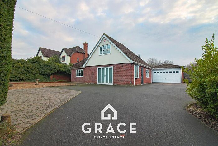 3 Bedroom Detached House For Sale In Bucklesham Road, Ipswich, IP3