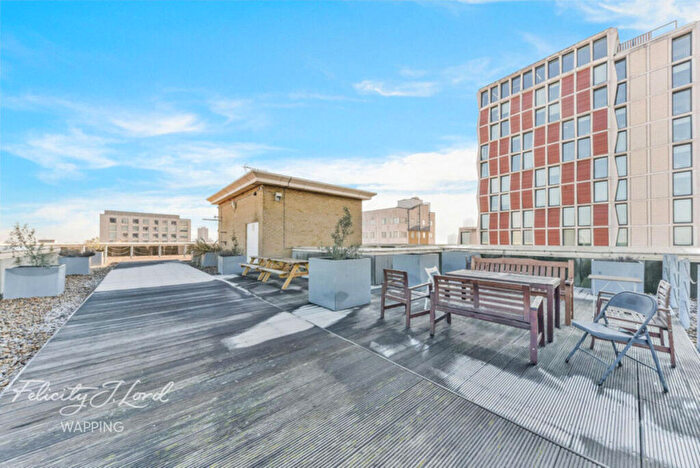 2 Bedroom Flat For Sale In Commercial Road, London, E1