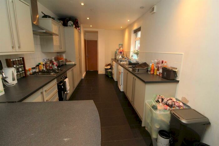 7 Bedroom Private Hall To Rent In Llantrisant Street, Cathays, Cardiff, CF24