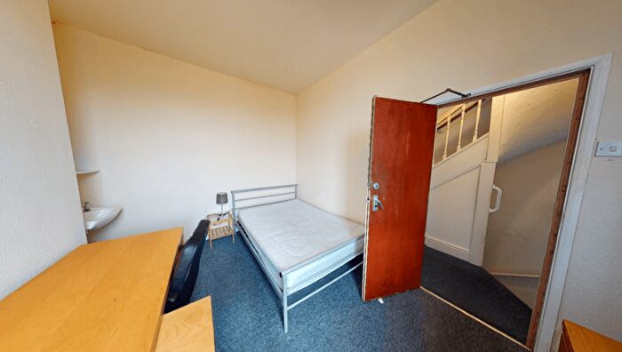 5 Bedroom Terraced House To Rent In Nottingham, NG7
