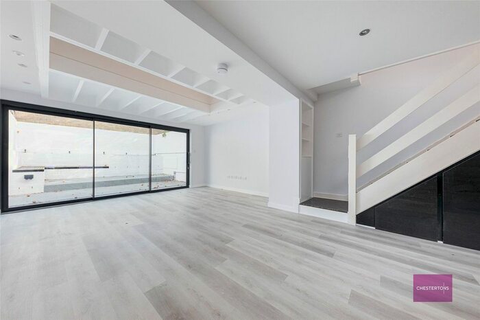 4 Bedroom End Of Terrace House To Rent In Elder Walk, London, N1