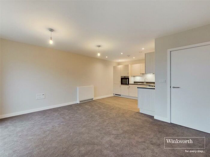 2 Bedroom Apartment To Rent In Huntley Place, Flagstaff Road, Reading, Berkshire, RG2