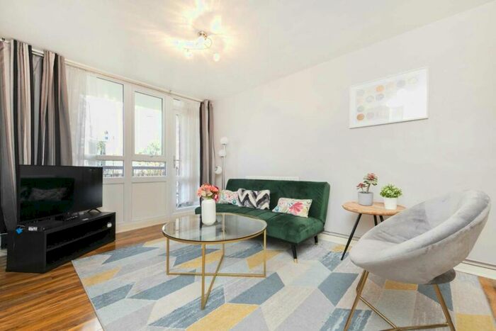 2 Bedroom Flat To Rent In Whiston Road, Broadway Market, E2