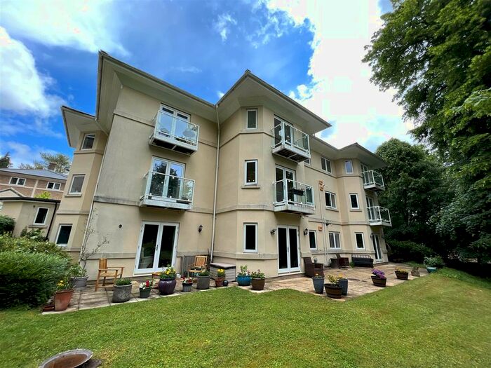2 Bedroom Flat To Rent In Holly Meadows, Winchester, SO22