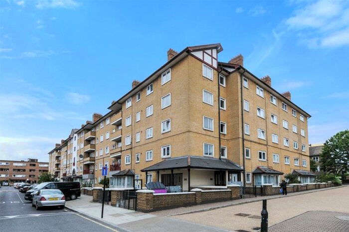 3 Bedroom Apartment To Rent In Rogers Estate, Globe Road, London, E2