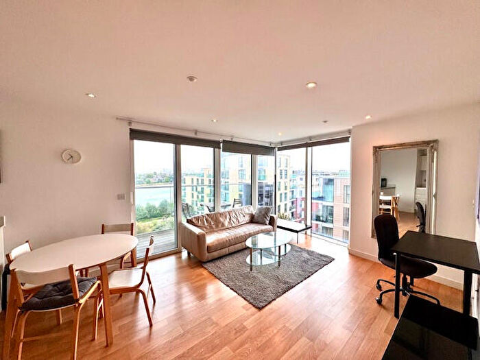 2 Bedroom Flat To Rent In No Deposit Option, Residence Tower, N4