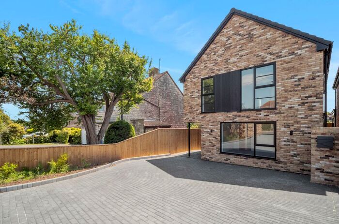 4 Bedroom Detached House To Rent In Weymouth, DT3