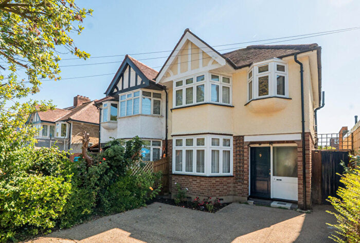 3 Bedroom Semi Detached House For Sale In Epsom Road, Sutton, SM3