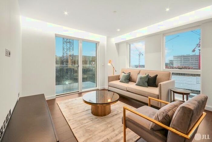 2 Bedroom Flat To Rent In Ponton Road, London, SW11