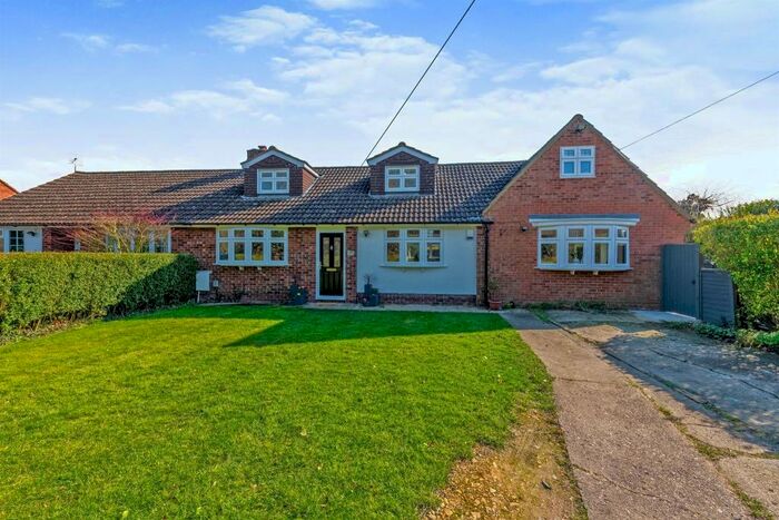 4 Bedroom Chalet For Sale In Hanover Place, Barton-Le-Clay, Bedford, MK45