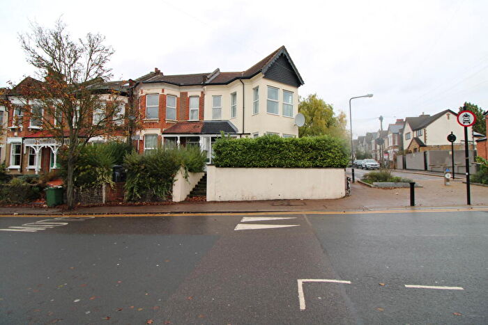 2 Bedroom Flat To Rent In Church Hill, Walthamstow, Waltham Forest, E17