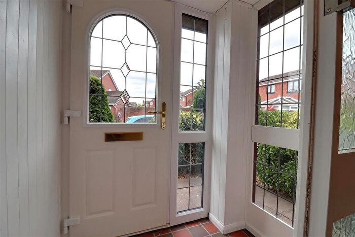 2 Bedroom Detached Bungalow For Sale In Cloverfields, Haslington, CW1