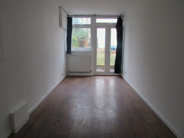 5 Bedroom Terraced House To Rent In Roxeth Hill, Harrow, HA2