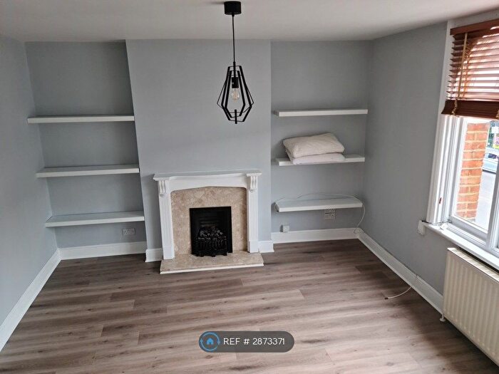 1 Bedroom Flat To Rent In Heath Road, Twickenham, TW1