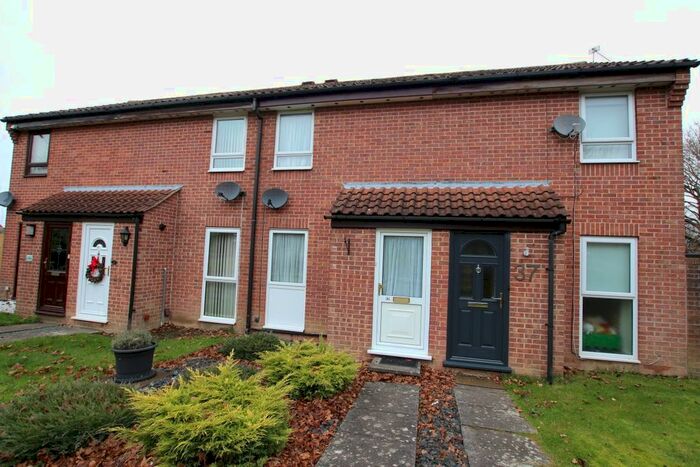 2 Bedroom Terraced House To Rent In Woodstock Close, Horsham RH12