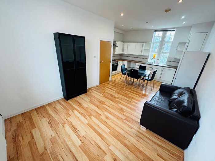 2 Bedroom Flat To Rent In Carter Place, London, SE17