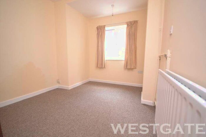 4 Bedroom Terraced House To Rent In Wykeham Road, Reading, RG6