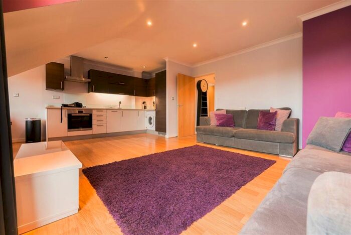 2 Bedroom Flat To Rent In The Waterfront, Hertford, SG14