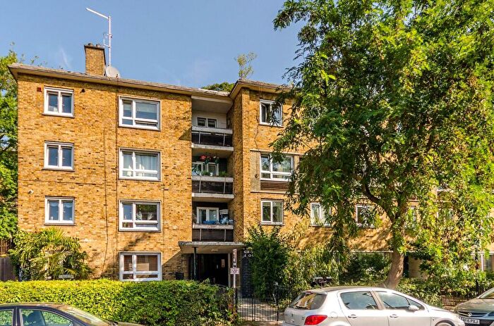 3 Bedroom Flat To Rent In Blackheath, London, SE3