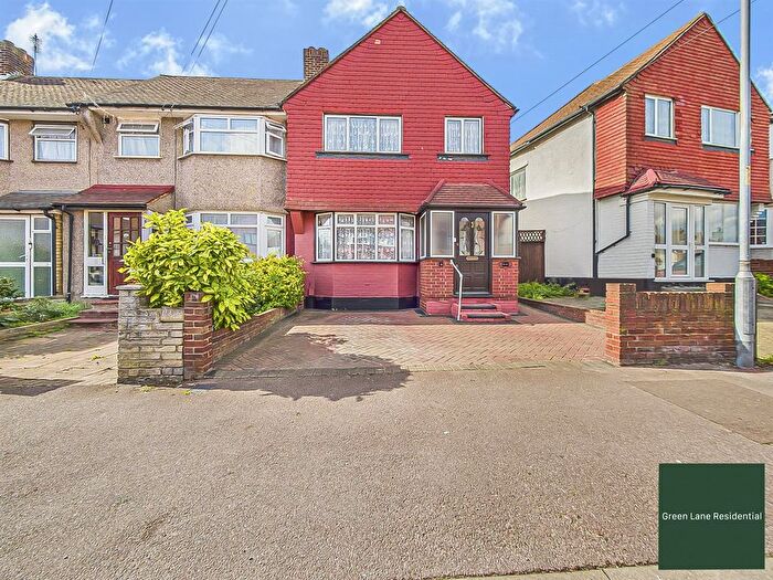 3 Bedroom Property For Sale In Marston Avenue, Dagenham, RM10