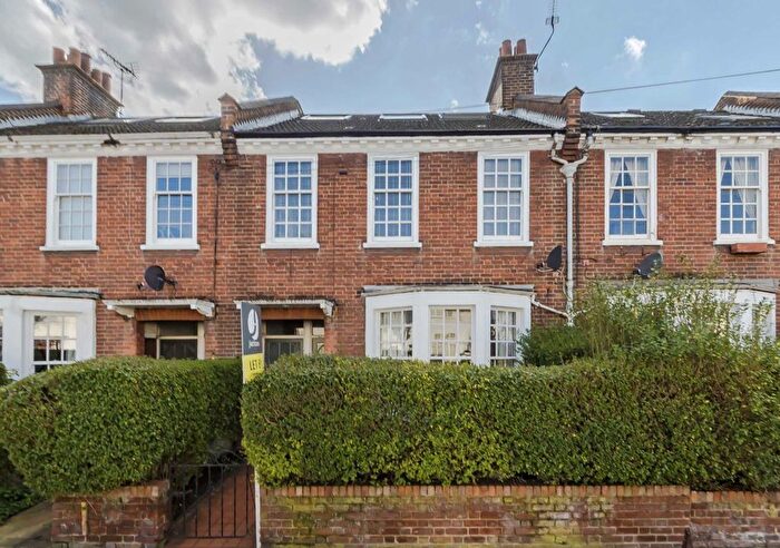 2 Bedroom Flat To Rent In Swaby Road, London, SW18