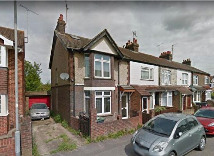 5 Bedroom Terraced House To Rent In Gardenia Avenue, Luton, LU3