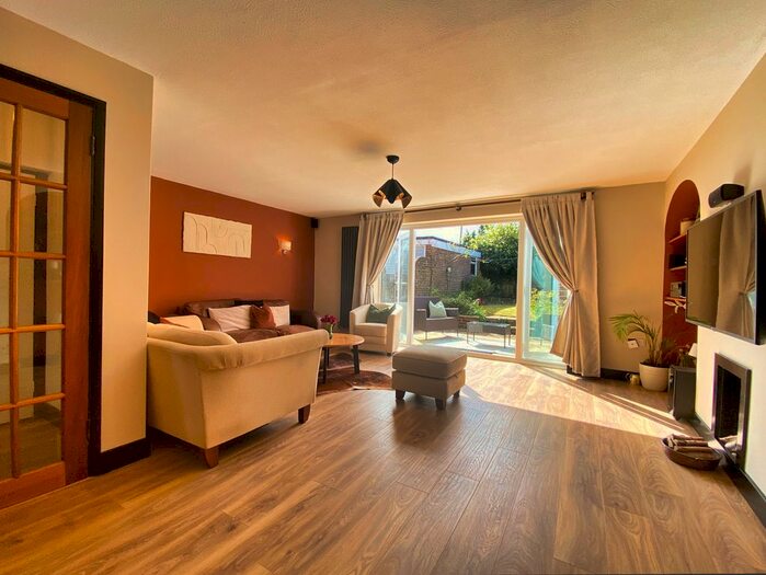 3 Bedroom Semi-Detached House To Rent In Regency Close, Uckfield, TN22