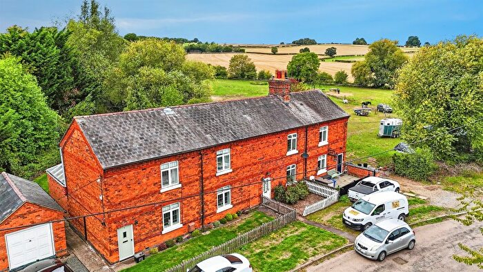2 Bedroom Cottage For Sale In Railway Cottages, Nether Heyford, Northampton, NN7