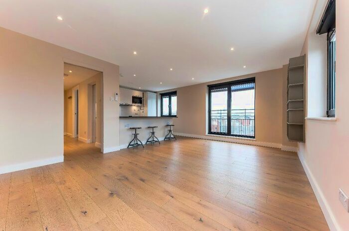 2 Bedroom Flat To Rent In Cromwell Road, London, SW7