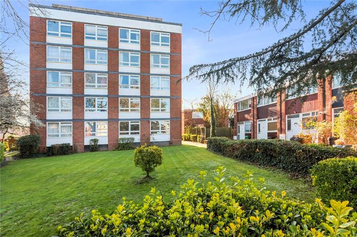 2 Bedroom Flat To Rent In Brett House, Putney Heath Lane, London, SW15