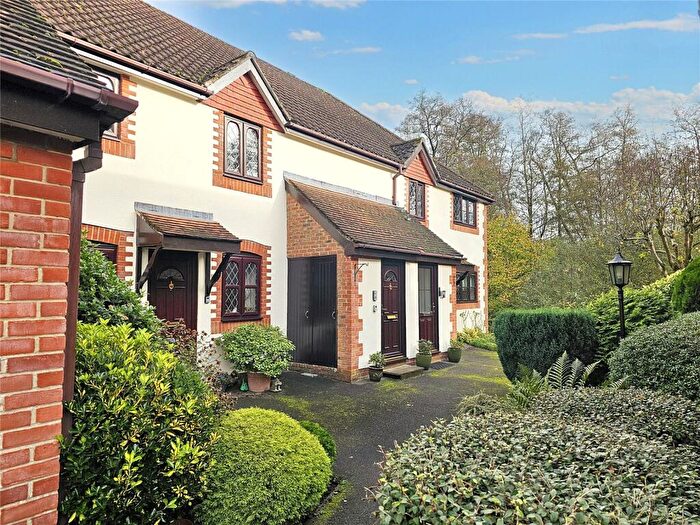 2 Bedroom Apartment For Sale In Spring Meadows, Midhurst, West Sussex, GU29