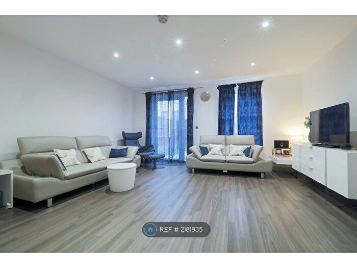 3 Bedroom End Of Terrace House To Rent In Fry Lane, London, HA8