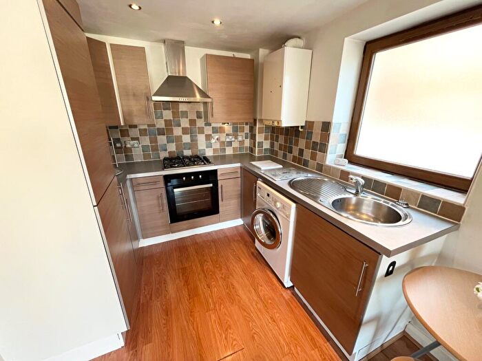 2 Bedroom Apartment To Rent In Richmond Park Road, Bournemouth, BH8