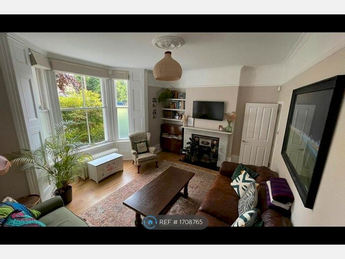 3 Bedroom Maisonette To Rent In Castledine Road, London, SE20