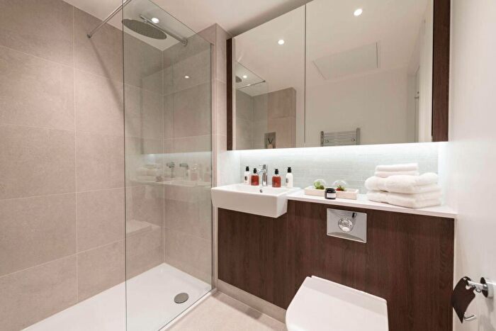 Studio For Sale In Landmark Pinnacle, Westferry Road, E14