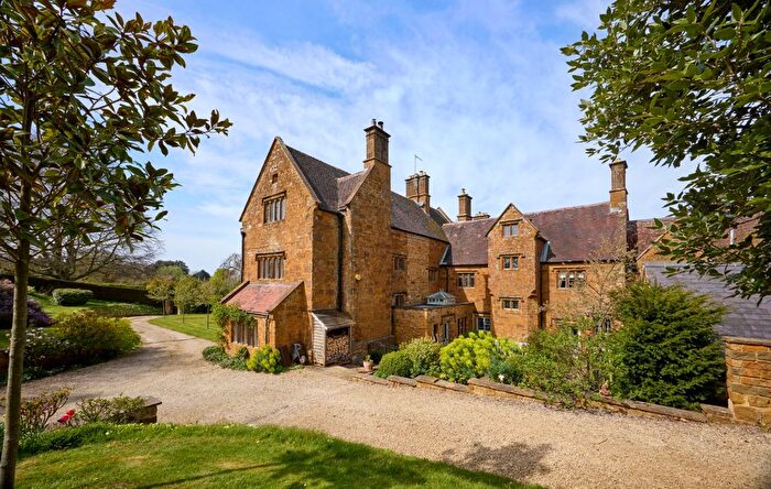 7 Bedroom Detached House For Sale In Farnborough, Oxon/Warwickshire, - Historic Manor House, OX17